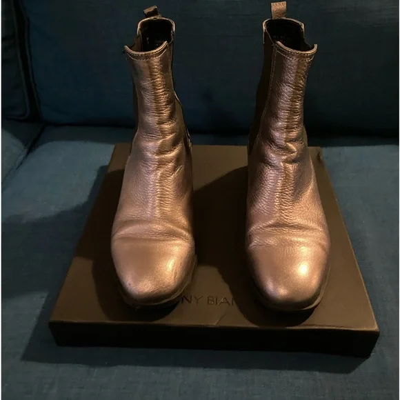 Kenneth Cole metallic ankle boots in size 8.5. - Picture 10 of 12